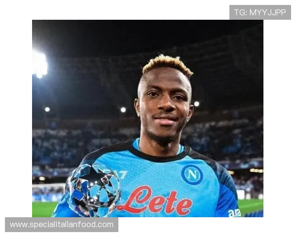 奥斯梅恩与同代前锋对比解析：爆发力与稳定性谁更占优